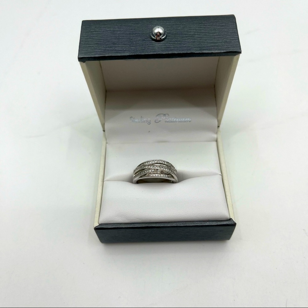 Crislu Criss Cross CZ .80 cttw Silver/Platinum Band Ring - Size: 6